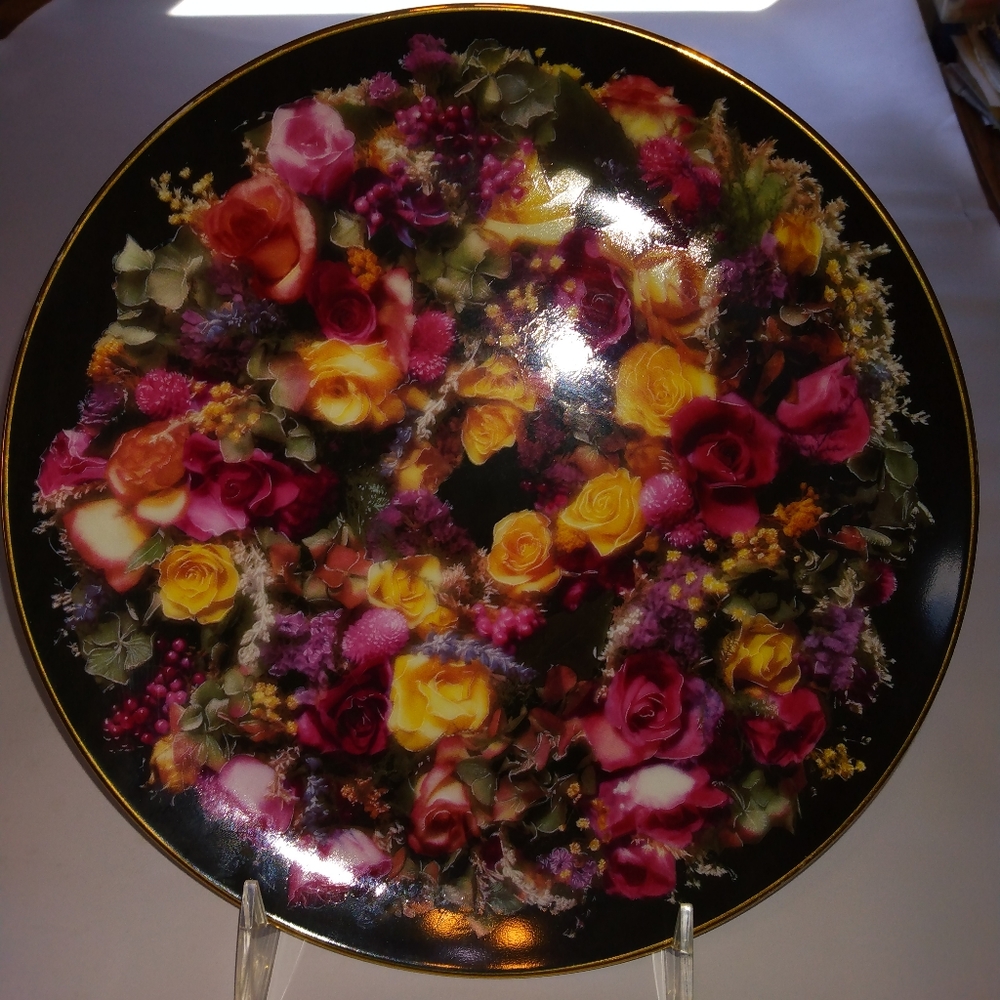 LTD Summer's Bounty Floral Plate